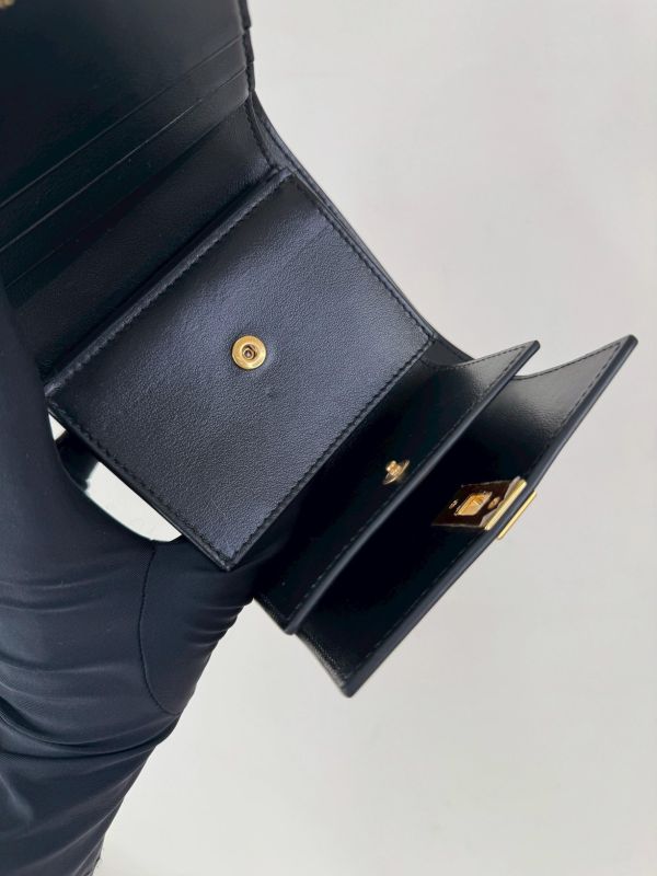 【99成新】CELINE 16 三折短夾 