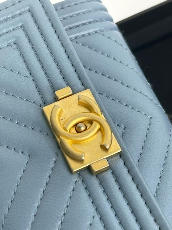 【未使用閒置品】CHANEL BOY山形紋翻蓋卡包 