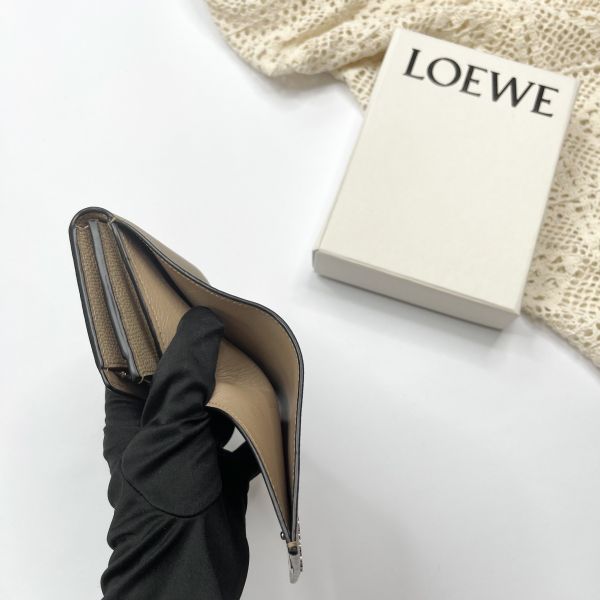 【12期0利率】LOEWE Anagram 卵石紋小牛皮對折短夾【台灣購證】【99成新】 