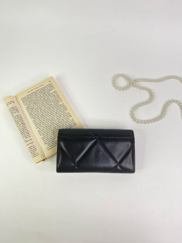 【分期0利率】CHANEL  19 中夾 【9成新】