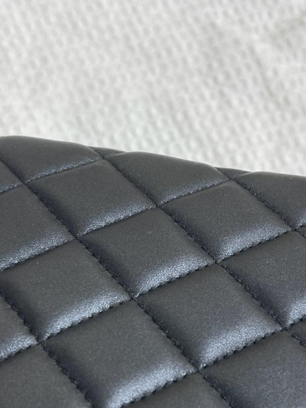 【未使用閒置品】CHANEL 菱格紋拉鍊手拿包 