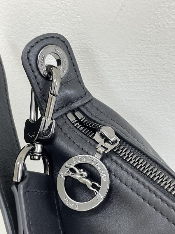 【99成新】LONGCHAMP Le Pliage Xtra 半月形單肩包 M 