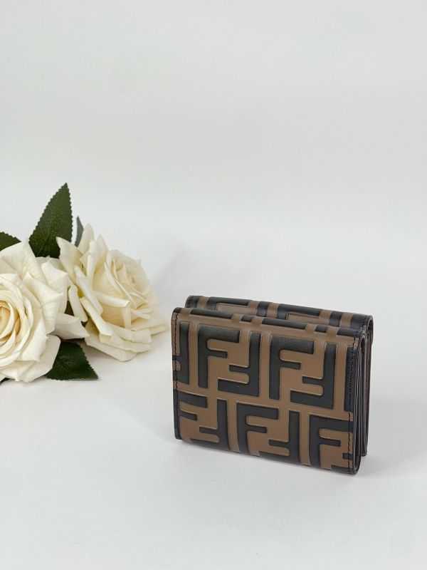 【未使用閒置品】FENDI FF Diamonds 雙層三折短夾 