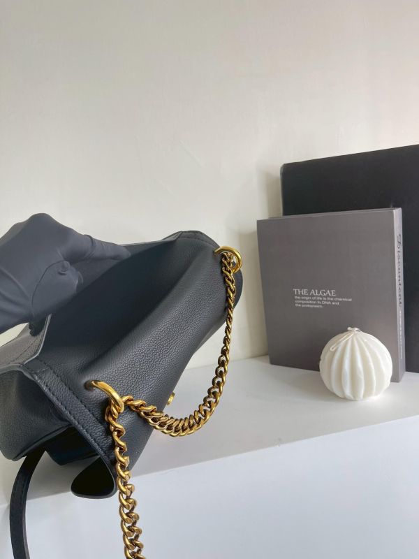 【99成新】LV LOCKME CHAIN 小號斜背包 