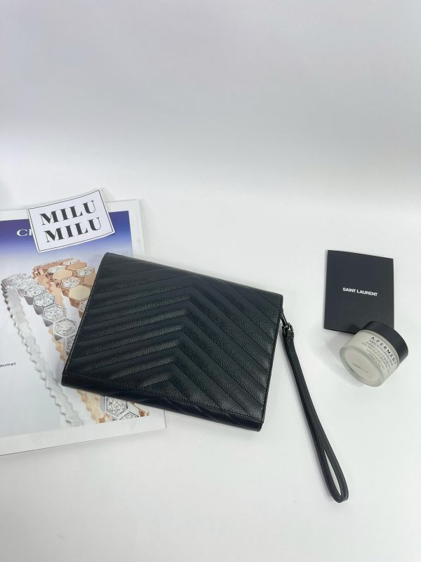 【99成新】YSL CASSANDRE 粒面壓紋手拿包 