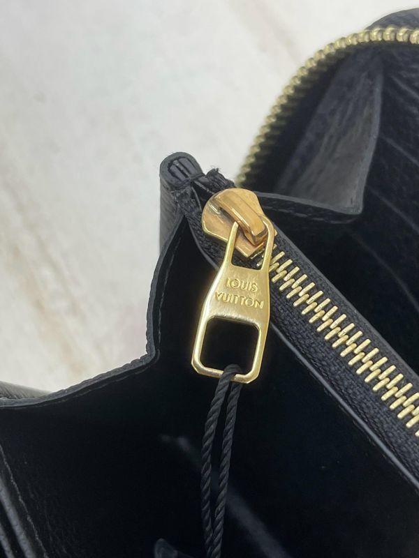 【95成新】LV 皮革LOGO拉鍊錢包 
