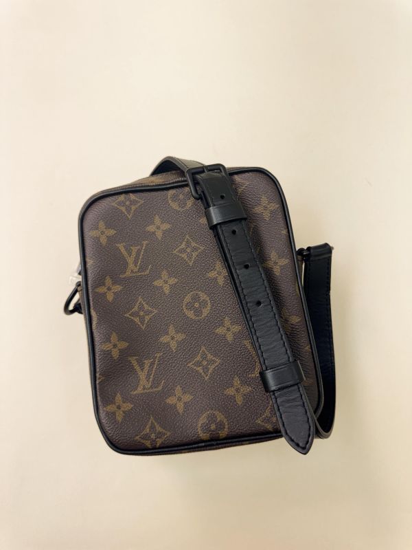 【9成新】LV Christopher隨身包 