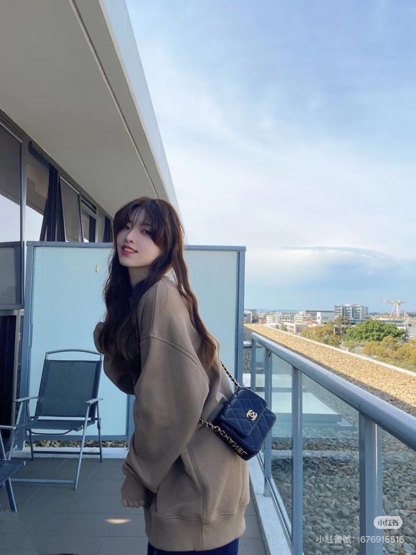 【95成新】CHANEL 21B 側邊金屬字母方胖 