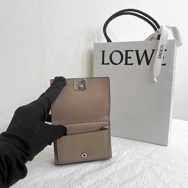 【12期0利率】LOEWE Anagram三折短夾【9成新】 