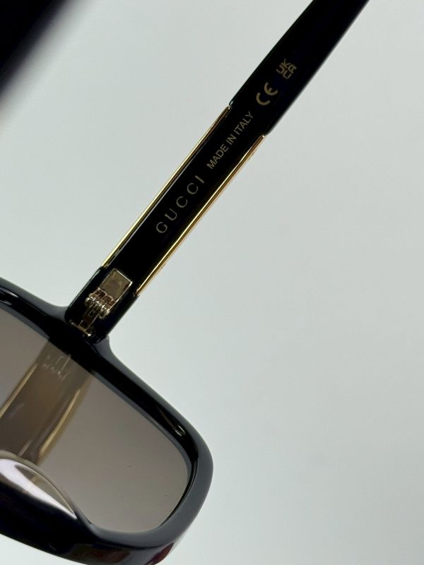 【分期0利率】 GUCCI 大方框側LOGO 墨鏡【99成新】 