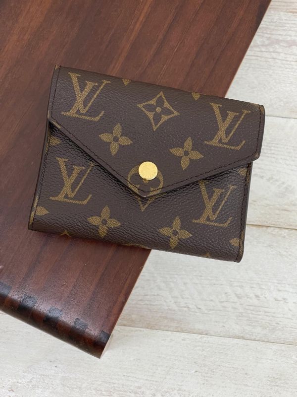 【未使用閒置品】 LV VICTORINE 老花三折短夾 