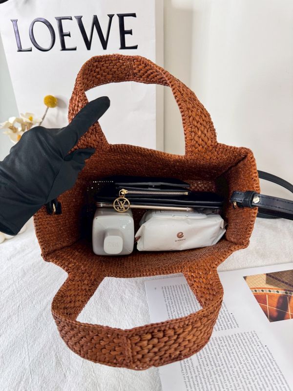 【分期0利率】LOEWE 小號拉菲草手提包【9成新】 