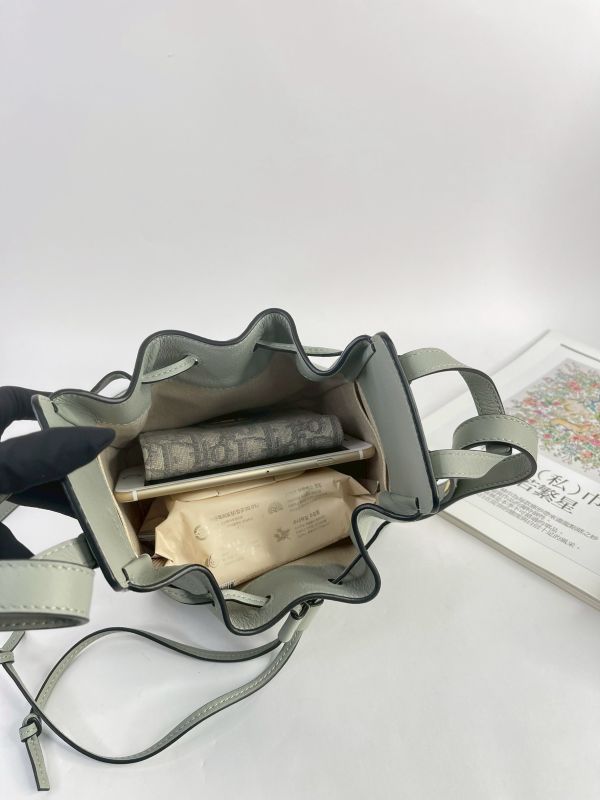 【95成新】LOEWE Mini Hammock 小牛皮 