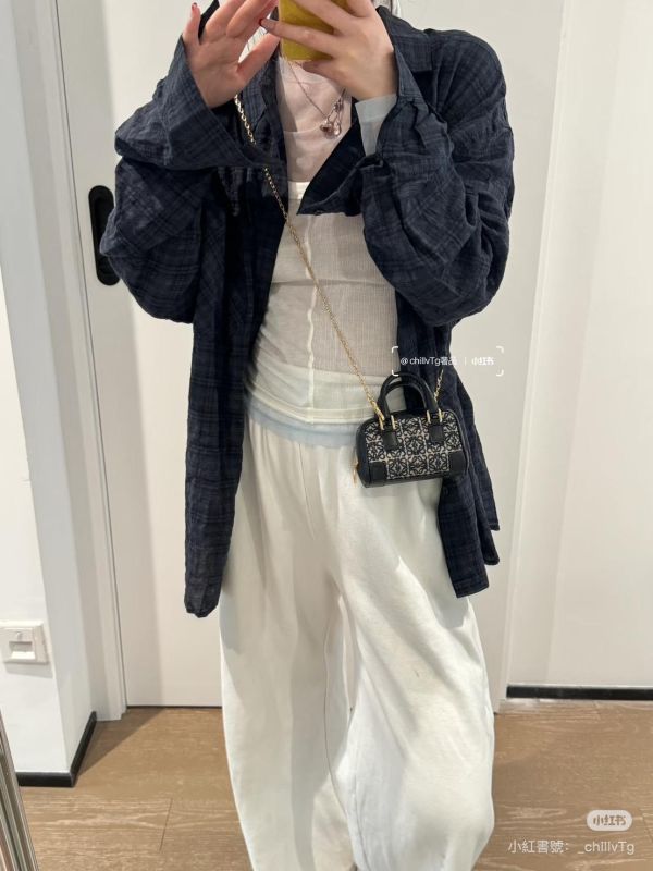 【95成新】LOEWE NANO ANAGRAM BAG 