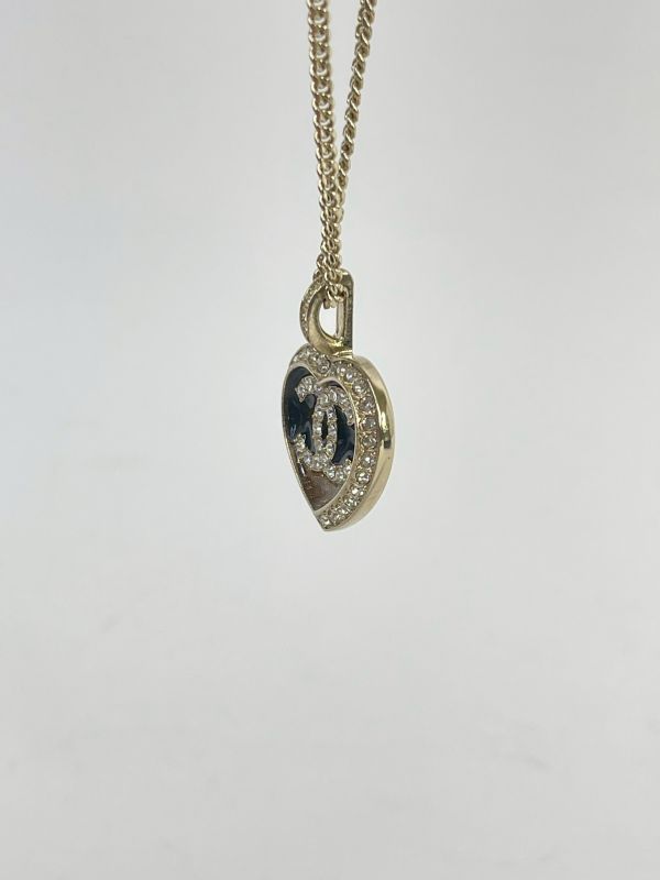 【未使用閒置品】CHANEL  23B拚色鑲鑽愛心項鍊 