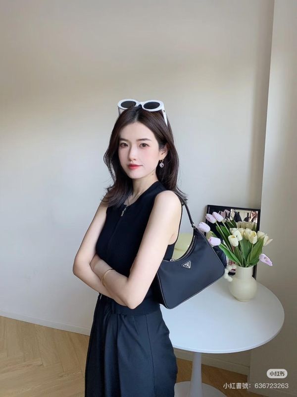 【95成新】PRADA Re-Edition 2005 Re-Nylon 迷你腋下包 