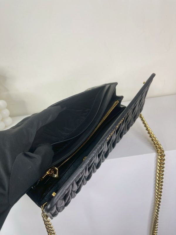 【分期0利率】MIUMIU MATELASSE 鍊條WOC【85成新】 