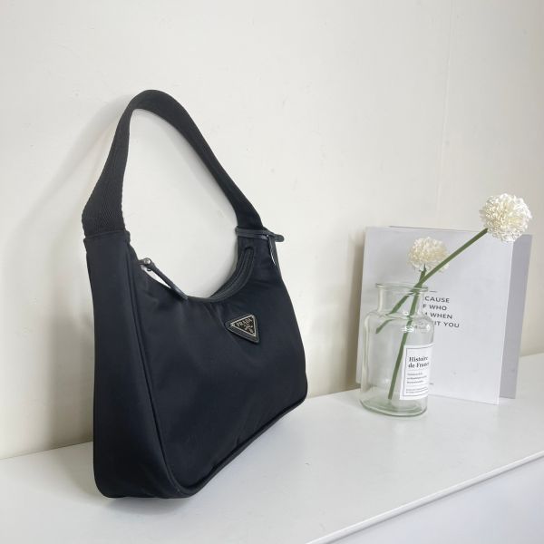 【分期0利率】PRADA Re-Edition 2000 迷你包【9成】 