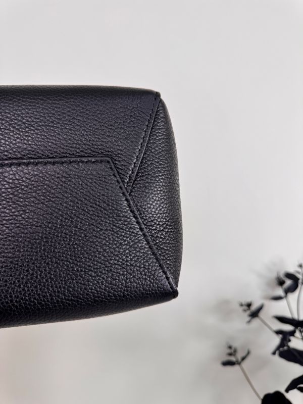 【分期0利率】CELINE Sangle Bucket 牛皮水桶包【95成新】 