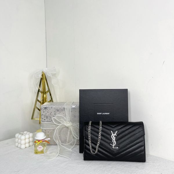 【12期0利率】YSL WOC 魚子醬鍊包 銀扣22.5CM【台灣購證】【95成新】 