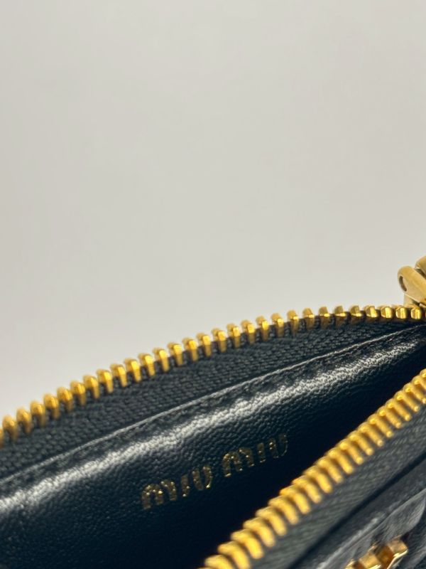 【95成新】MIUMIU Matelassé帕皮皮革卡片套 