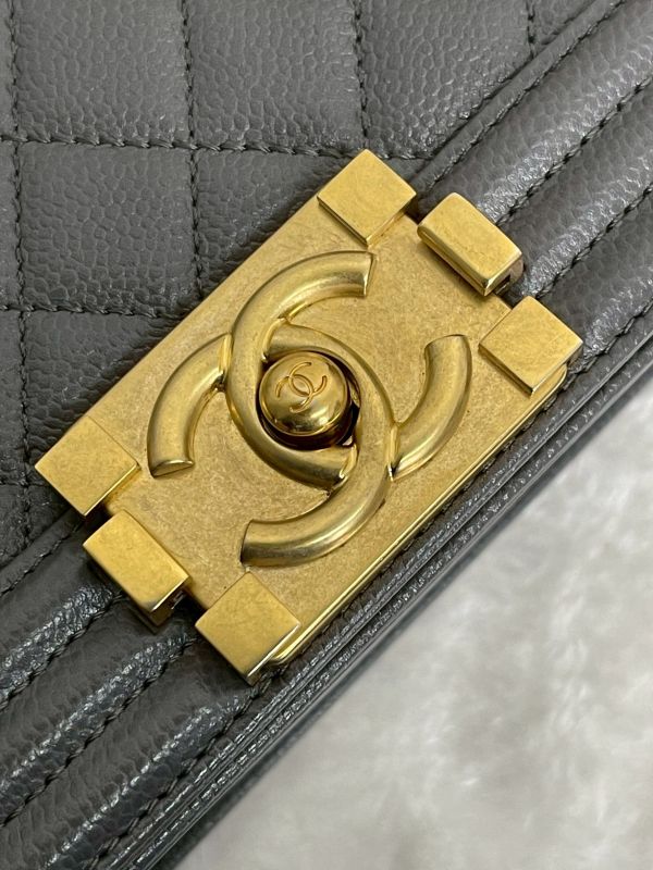 【99成新】CHANEL 22A BOY 20 小型口蓋包 