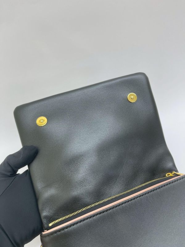 【99成新】LV Pochette Coussin 