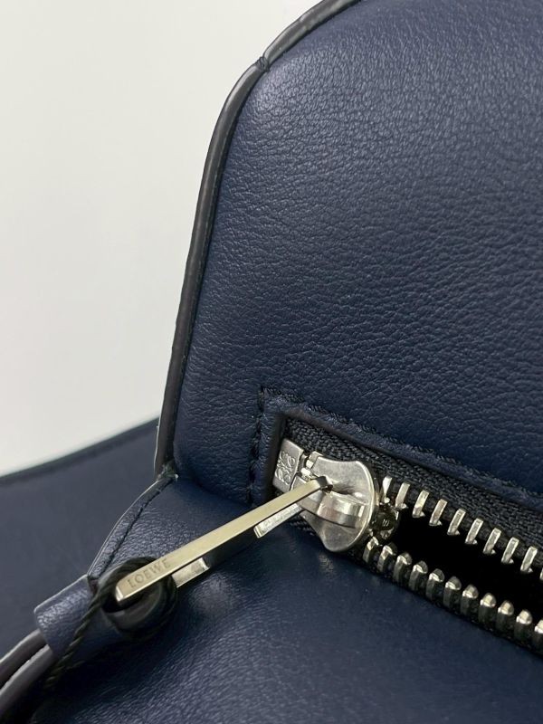 【95成新】LOEWE 小牛皮PUZZLE EDGE腰包小號 