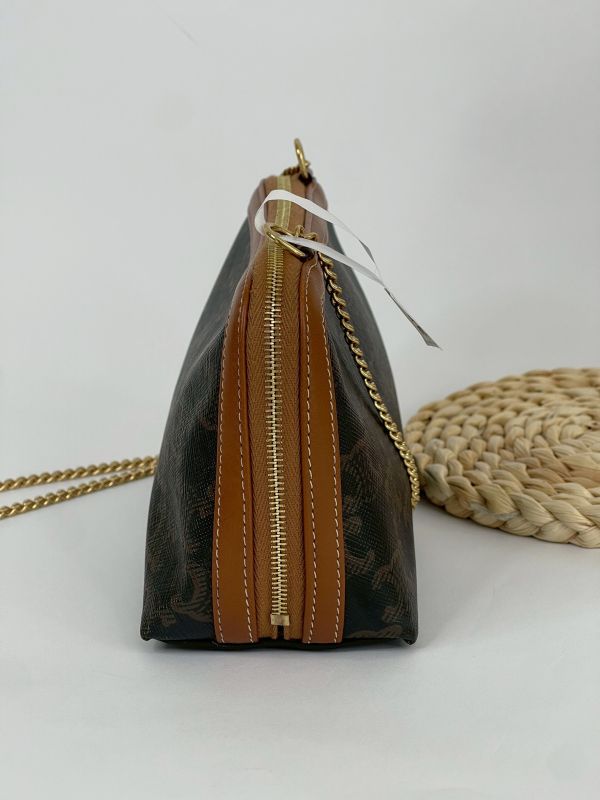 【分期0利率】CELINE TRIOMPHE貝殼包【95成新】 