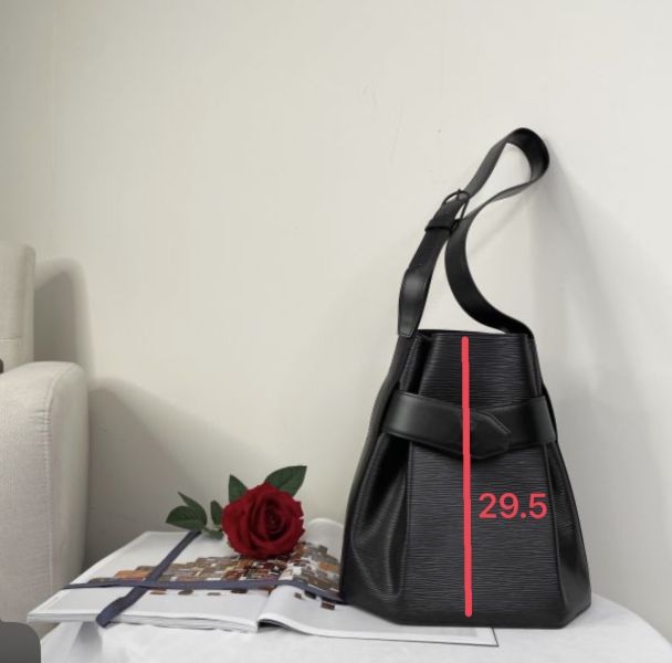 【8成新】【12期0利率】LV EPI 水波紋八角水桶包 