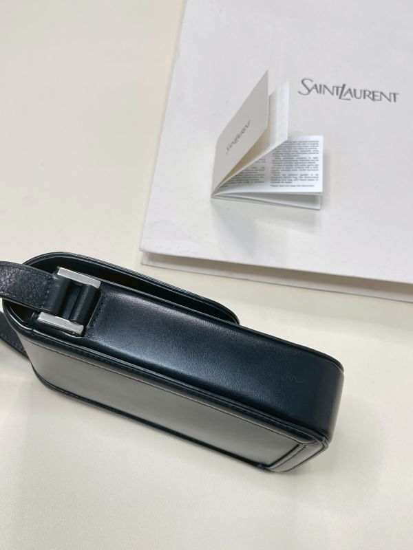 【分期0利率】YSL 直式翻蓋手機包 【95成新】 