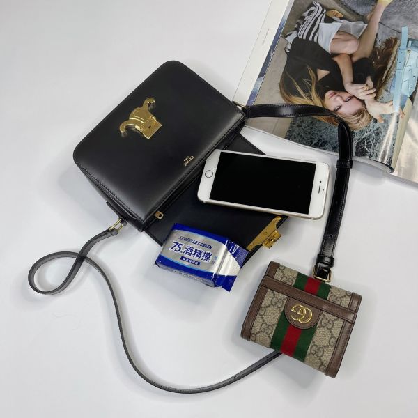 【12期0利率】CELINE TEEN TRIOMPHE亮澤牛皮革手袋【23年1月巴黎購證】【95成新】 