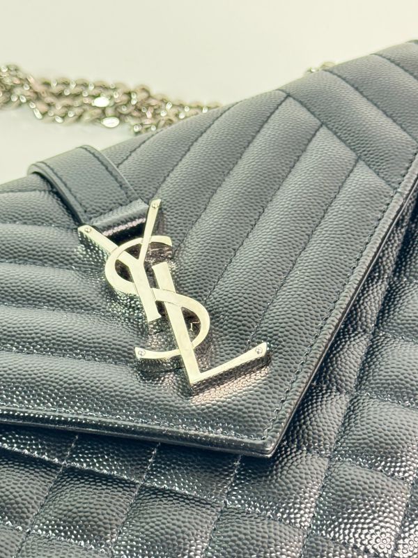 【分期0利率】YSL 粒面绗縫皮革中號信封包【95成新】