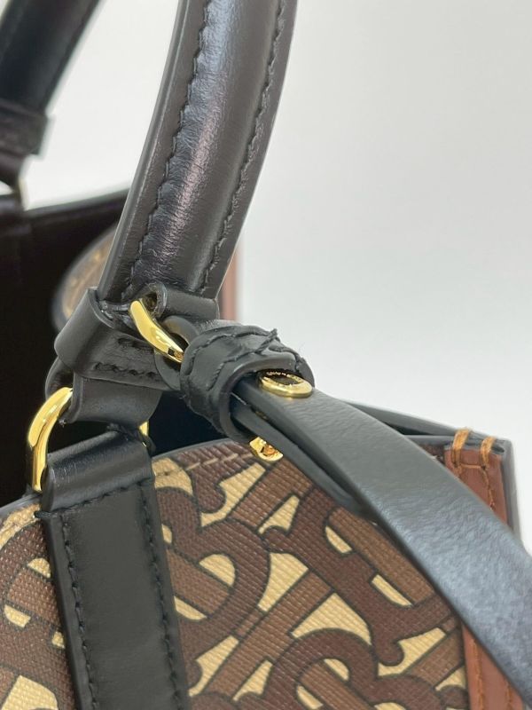【9成新】BURBERRY PEGGY TB老花水桶包 小號 