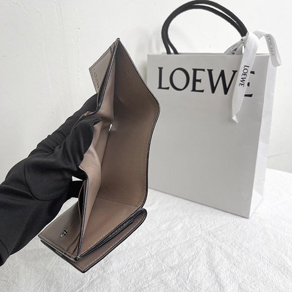 【12期0利率】LOEWE Anagram三折短夾【9成新】 