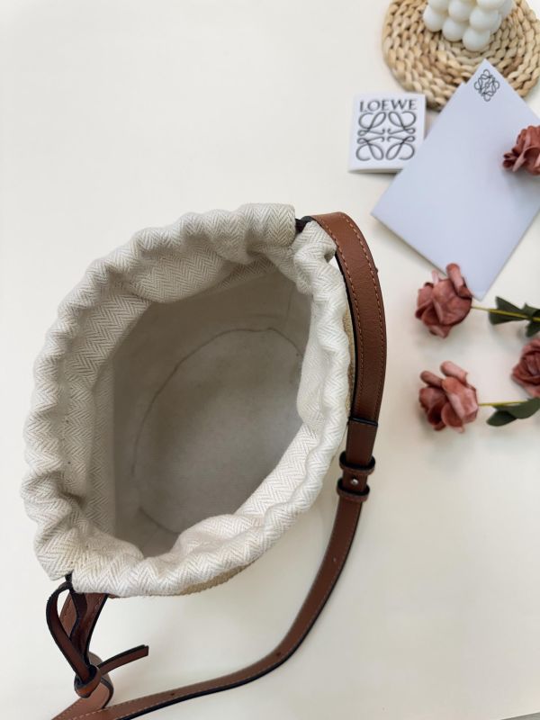 【9成新】LOEWE Beehive 草編水桶包 