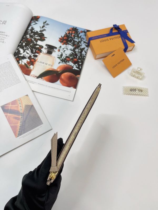 【分期0利率】LV Félicie Pochette斑鳩灰 【95成新】 
