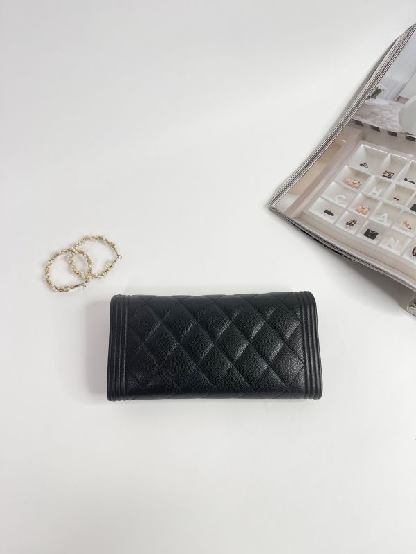【分期0利率】CHANEL BOY 荔枝皮信封扣式長夾【9成新】 