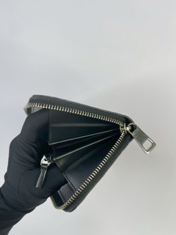 【9成新】GUCCI Signature GG 壓紋牛皮拉鍊長夾 