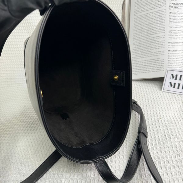 【9成新】【12期0利率】CELINE CUIR TRIOMPHE 小型 BUCKET 水桶包(免費附贈內膽包) 