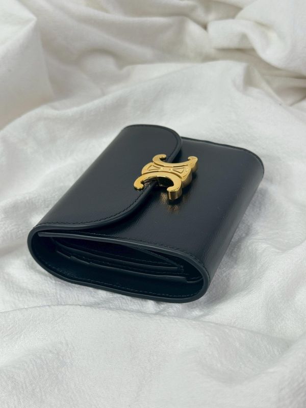 【未使用閒置品】CELINE 亮面牛皮革TRIOMPHE三折短夾 