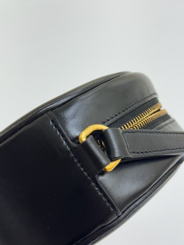 【95成新】CELINE CUIR TRIOMPHE OVAL 皮革大月餅包 