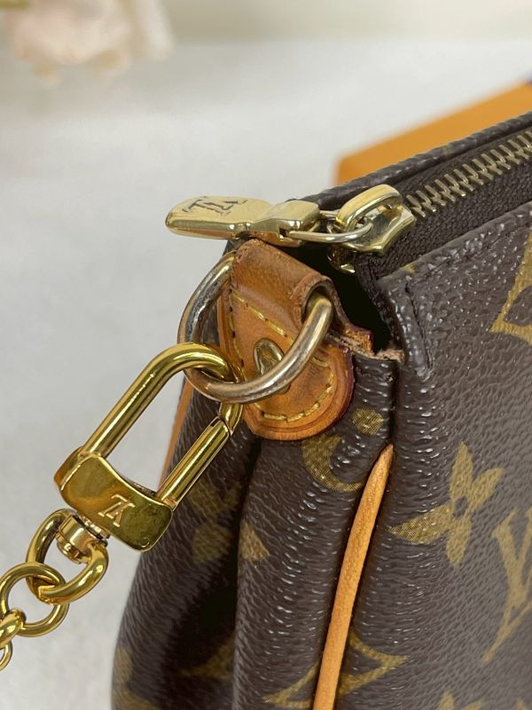 【分期0利率】LV EVA 小金牌兩用肩背包【9成新】 