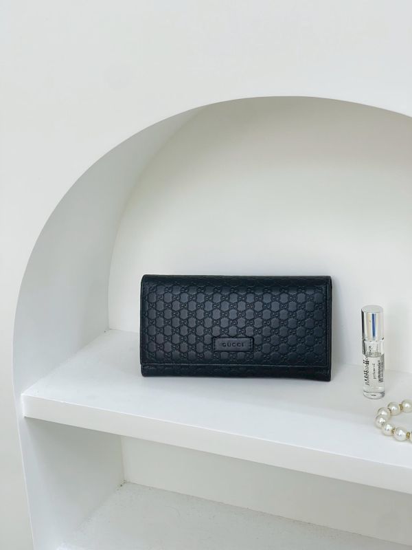 【9成新】GUCCI 滿版牛皮雙G壓紋扣式信封長夾 