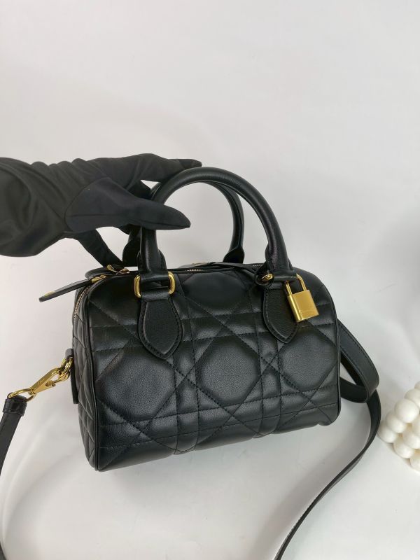【分期0利率】DIOR  Groove 20 包款【未使用閒置品】 