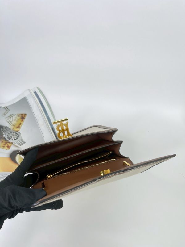 【分期0利率】BURBERRY TB帆布翻蓋郵差包【95成新】 