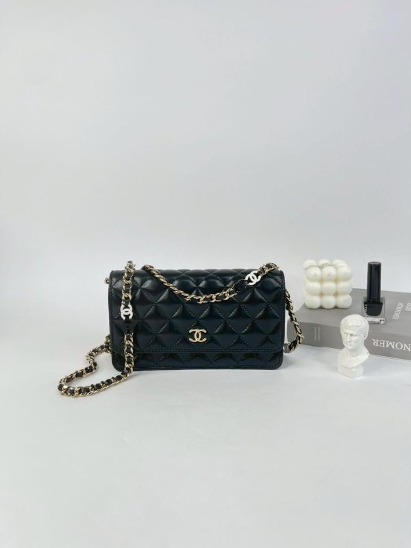 【99成新】CHANEL 24P 菱格紋黑白LOGO鍊 WOC 