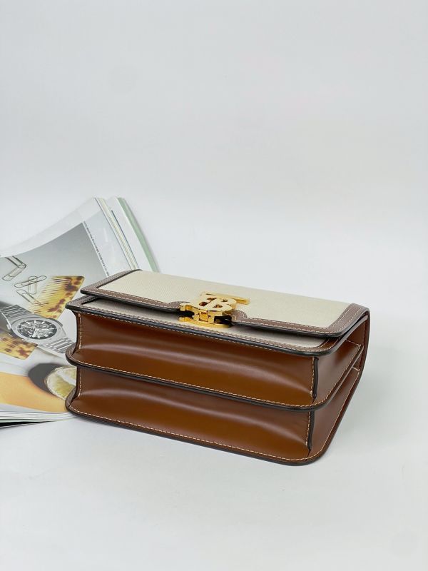 【分期0利率】BURBERRY TB帆布翻蓋郵差包【95成新】 