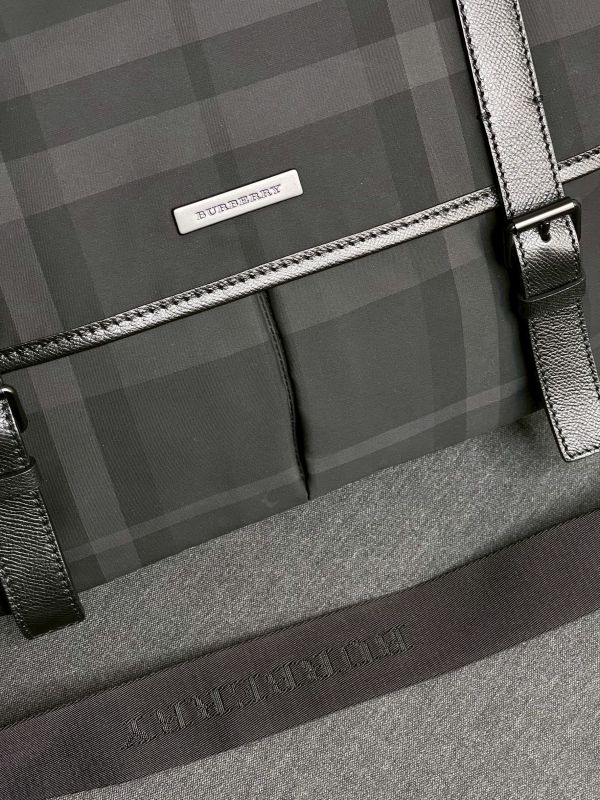 【分期0利率】BURBERRY 炭灰格紋郵差包 【99成新】 