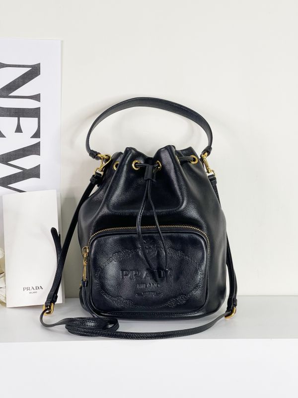 【分期0利率】PRADA 皮革水桶包【未使用閒置品】 